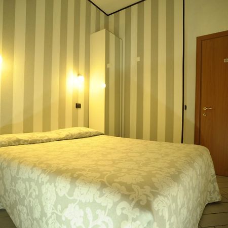 Le Stanze Di Francesco Hotel โรม ภายนอก รูปภาพ